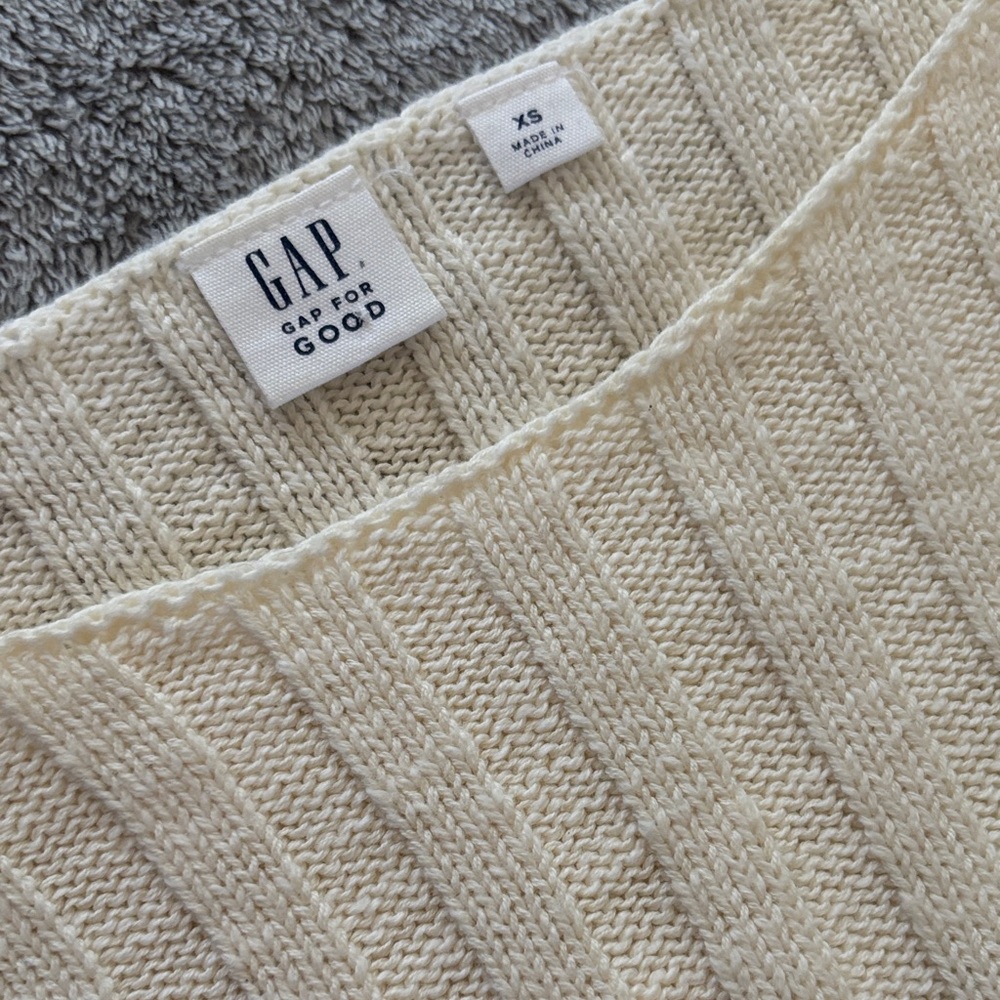 GAP Ivory Ribbed Knit Sweater - Picture 2 of 2